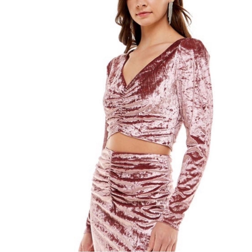 NWT Wayf X Emma Rose Samantha Ruched Long Sleeve Velvet Crop Top Fall Velour